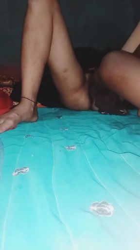 RAAT KA CHUT KYA MAST CHUDAI HO GAYI   Clip 1