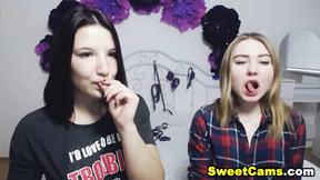 ”Sexy Teen Duo Fucking Beaver On Cam”