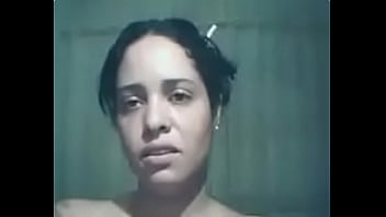 PornoProfessora Daniela Safada fica pelada e se masturba com um bate-papo er&oacute_tico mostrando a melhor cara de vagabunda pervertida dela alisa a buceta molhada e se fode com o vibrador acabando num boquete virtual. PUTA PERFEITA!