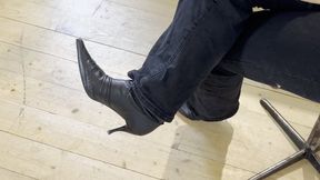 moving around my sexy black leather boot m0