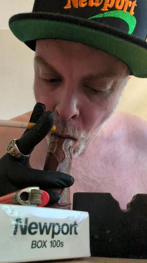 SeanSmokes is a fuckin horny weirdo.
