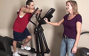 Wankz- cougar jade jamison loves her warm facial