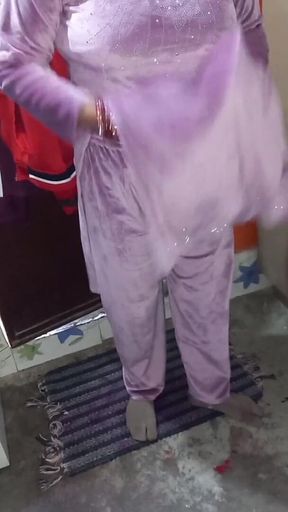 Panjabi Bhabhi Having Change Her Dress.