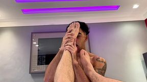 melhores amigos vao juntos pra motel e se pegam