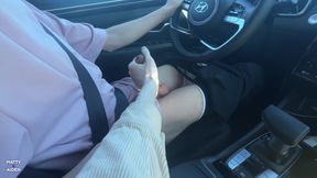 Young twinks stopped the car to have a blowjob