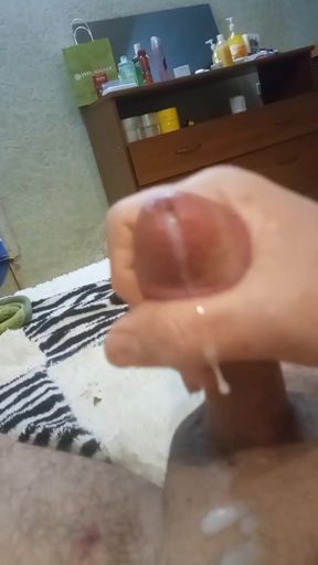Arab guy is jerking and cumming