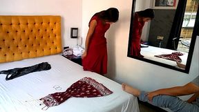 My father-in-law helps me choose a dress but he sees me without clothes and decides to fuck me. Oh how rich he does it better than his son!