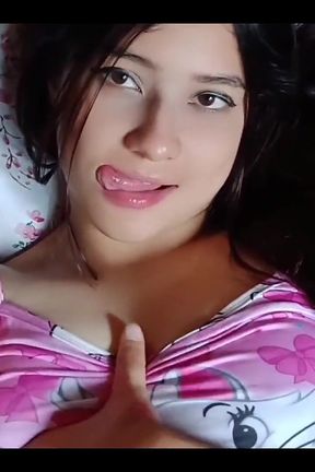 Colombian Girl Showing Her Tits