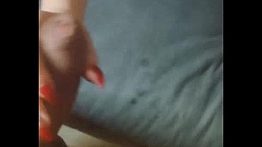 GUARDAMI MAIALE!!! SEXY SUL LETTO APPENA RIENTRATI DA SERATA... MA LASCIATI SUCCHIARE!!! E NON DIMENTICARE IL PLUG NEL MIO CULO!!! MIA & MARCO FOXCOUPLEITALIA...