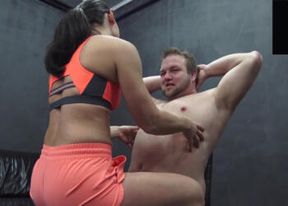 Muscled mature domina gives nipples torture to her sub