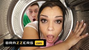 Sofia Lee Gets Stuck In The Dryer & Ends Up Getting An Anal Afternoon Delight