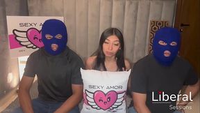 Casting &quot_Chica petite habla a dos t&eacute_cnicos para que le revisen su aire acondicionado&quot_