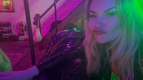 Having to really encourage this bi scene 😜