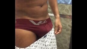 Acordando de manh&atilde_ e fui mijar