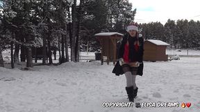 pour ce jour voici une video d exhibition a la neige... vetue de ...