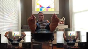 Pink's Big Wrinkled Soles!