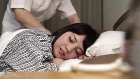 MILF Gets High-intensity Massage From Middle-aged Man with Lots of Experience in Sensitive Areas