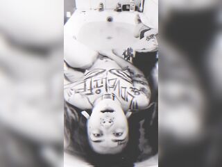 Sewerslut gets spooky in the bathtub this halloween 2024 onlyfans