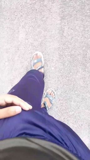 lower me lund khada   Clip 1