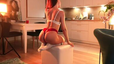 18 Year Cute Girl Solo Dances for Big Ass Cum