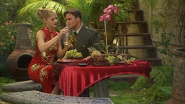 Syvette Wimberly Takes Facial Cumshot Outdoors