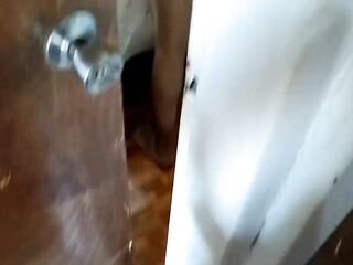 mi hermanastra chupándome la verga la puta chupa riquísimo