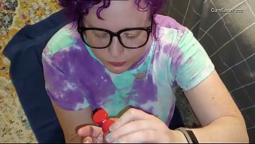 Amateur GF gives a sloppy handjob and then gets a delicious facial