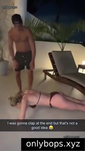 Famous TikTok teen exposes her OnlyFans account