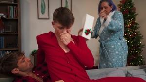 Men: Undercover Fornication: Twink Meets Big Cock