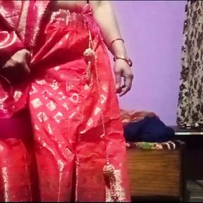 Indian married bhabhi wear lehanga for her husband to fucking her pussy