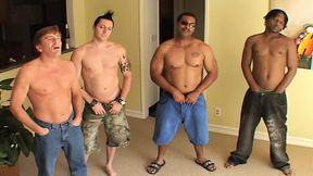 Notgeile Milf gibt ihren arsch fuer drei Schwaenze frei