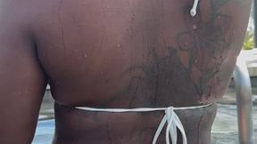 Ebony Giantess gets out of pool