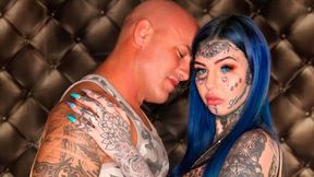 Sext tattooed girl with silicone tits Amber Luke fucked in the missionary pose