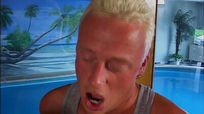 Uromania Pee in Mouth ofr Hot blonde and deepthroat