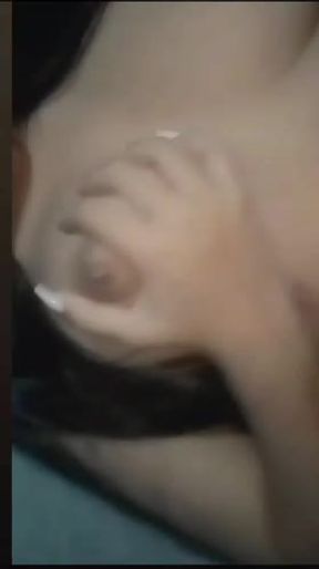 Bañándome y tocandome abajo rico