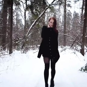 Fucked a Naked Bitch in the Winter Forest and Cummed in Her Mouth - Mollyredwolf