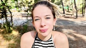 ”Eva, 30 years old, waitress!”