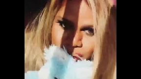Larissaclose bunny hot