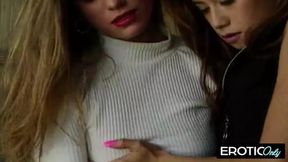 Wet pussy and rocking tits on cam