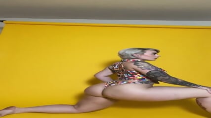 Pawg:  Her google drive folder, 455 videos =  https://rentry.co/yqk8y8n7