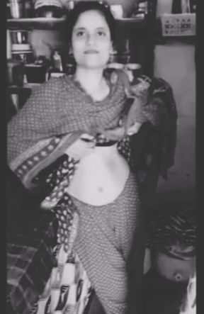 Jiju Chhodo Na Koi Aajayega Wife Ki Friend Ko Kitchen Me Pakad Ke Lund Chusaya Phir Bedroom Me Liya Ke Chut Chati to Mja Aagya