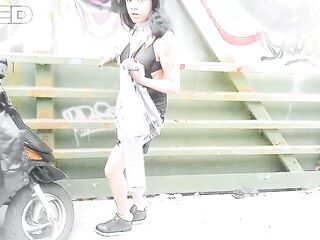 MOTORCYCLE FEMALE BIKER GIVE ORAL JOB TO A RANDOM WANG PUBLIC