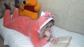 Chubby Nerdy Girl Wearing Glasses Can&#039;t Help Masturbating