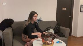 Eating a whole chicken and fartingg with my bare ass