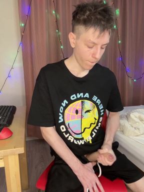 Quick Dorm Jerk Makes 23cm Cock Squirt Everywhere