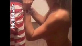 corno manso humilhado chama dotado pro hotel pra ver esposa casada sendo arrombada e engolindo porra na frente dele - ela chupa pauzao grosso, da o cu