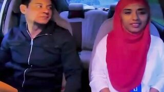 Dost ne biwi ko choda Car me