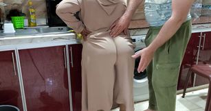 Egyptian Sharmota Get Her Pussy Wet in Kitchen Arabic Big Woman