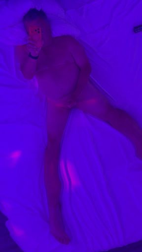 Stroking in ceiling mirror