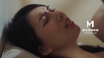 Hot Step Sis Liang Jia Xin seduces and teases